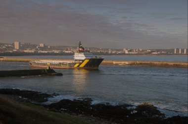 Kuzey Denizi'ne Aberdeen limanı terk teçhizat destek gemisi