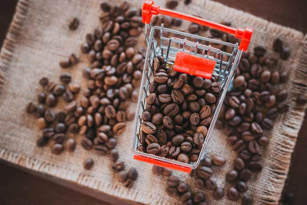 Varias de las muestras de color de la piedra para encimeras de cocina