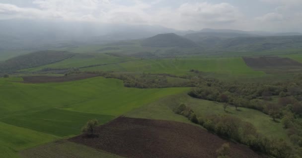 Nagorno-Karabaj, hermosos campos, montañas, 218.4.25 17-57-56 D1 . — Vídeo de stock