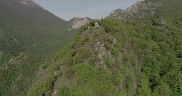 Nagorno-karabach, kloster dadivank, einfliegen, gipfelkapelle, 2-3 d39 _ cc. — Stockvideo