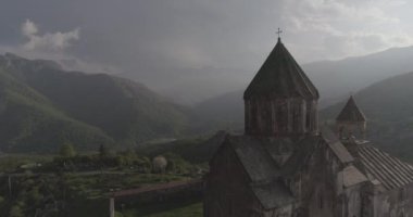 Gandzasar Manastırı. Tholobate. vadi helikoptere. 426 212141 8.