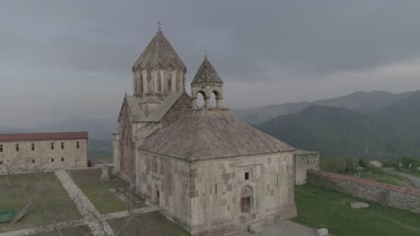 Gandzasar Manastırı, valley village, dikey pan, atış açıklanması,