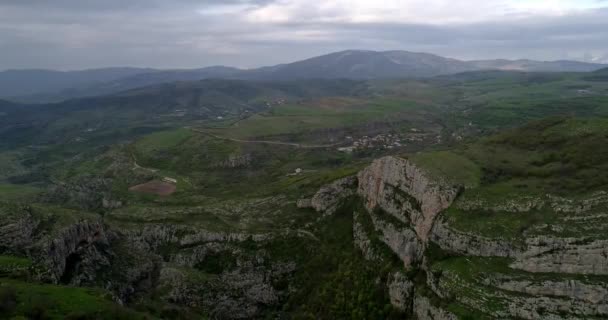 Derin Gorge Için Inerler Uçurum — Stok video