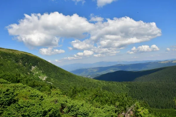 Cima Las Montañas Cárpatas — Foto de Stock