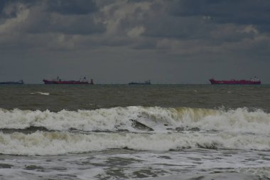  ufuk ve karga gemilerde