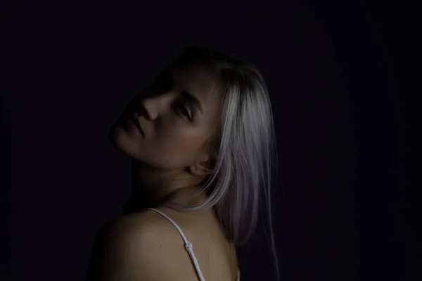 乌克兰金发碧眼的紫色头发 — 图库照片