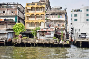  Bangkok sokaklarında gecekondu ve yoksulluk