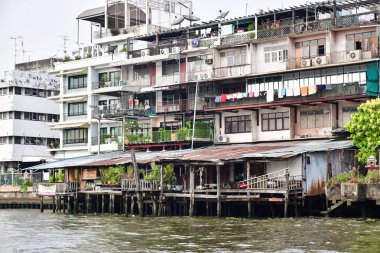  Bangkok sokaklarında gecekondu ve yoksulluk