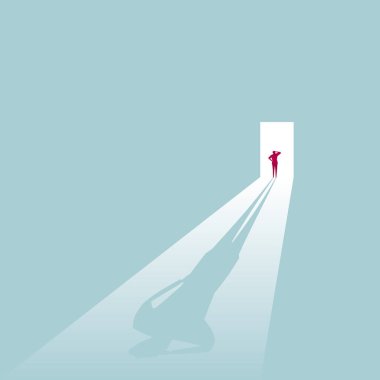 Kapıda bir işadamı duruyor. Mavi arka planda yalıtılmış.