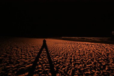 Gece sahil keşifleri