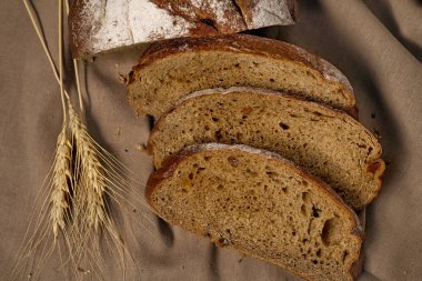 biteviye-in tahıl natürmort siyah arka plan tablo