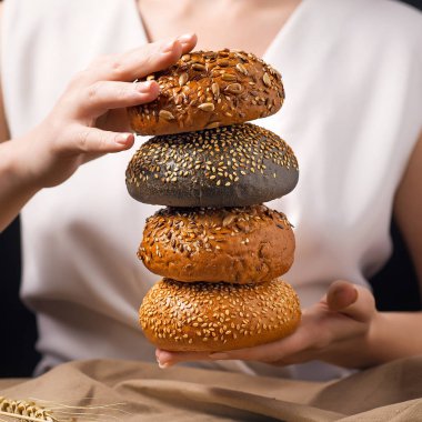 ekmek tahıl ekmek eller, kadın