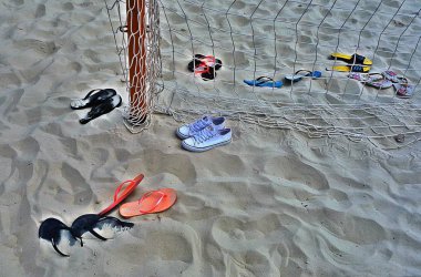 Ayakkabılar kim voleybol yalınayak oynamak onların kötü muamelelerini bekliyor