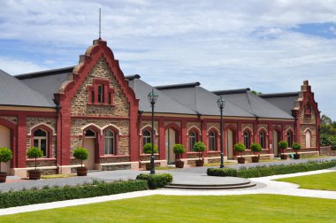 Chateau Tanunda şaraphane Barossa Valley, Güney Avustralya mahzenleri. Chateau Tanunda vintage şaraphane parlak bir günde. O 1890 yılında kurulan ve kayıt, devlet miras yerler üzerinde girilen