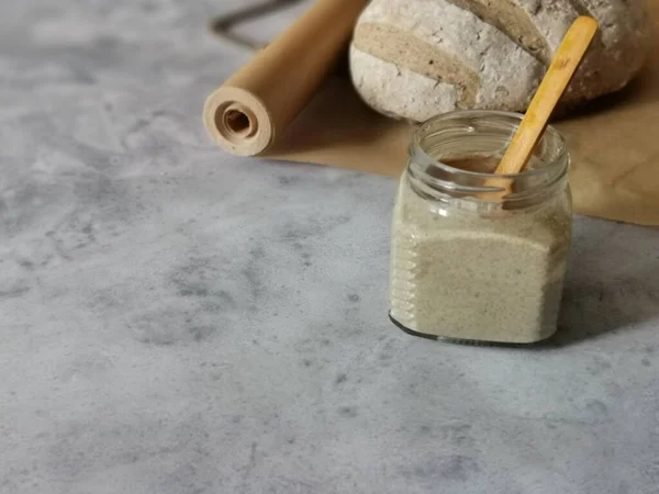 Ekmek hamurunda ev yapımı ekmek yapma kavramı