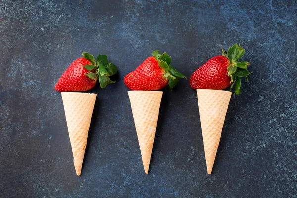 kırmızı taze çilek