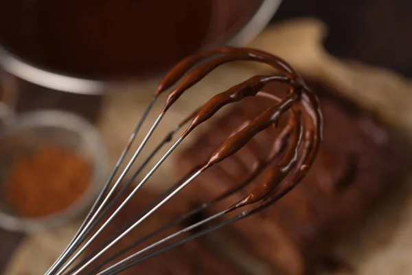 Домашній шоколадний крем з віночком — стокове фото