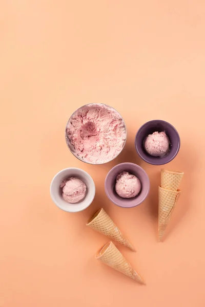 Helado de fresa yogur casero —  Fotos de Stock