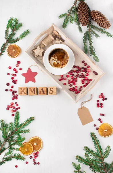 Geen Verspilling Van Kerstmis Concept Natuurlijke Kerstversiering Kopje Koffie Verse — Stockfoto
