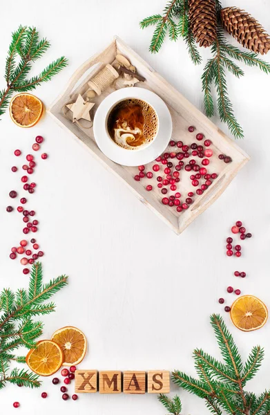 Geen Verspilling Van Kerstmis Concept Natuurlijke Kerstversiering Kopje Koffie Verse — Stockfoto