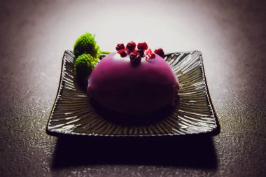 Pembe kek üzerine bir daire. sufle