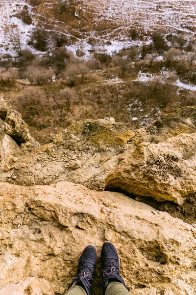 Dağlara yolculuk. Hiking ayakkabıları. Caucasus