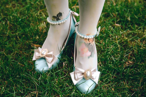 Sapatos Azuis Vintage Bonito Com Arcos Rosa Sapatos Retro Doces — Fotografia de Stock