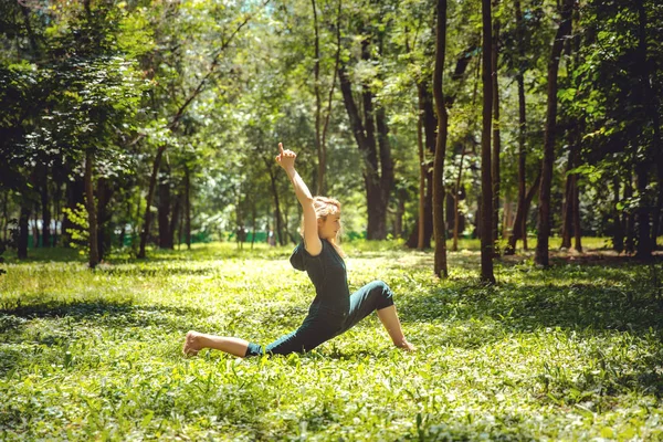 Anjaneyasana Yoga Asanas Nature Yoga Poses Everyday Practicing Young Woman — Stock Photo, Image