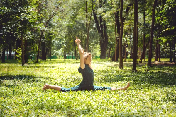 Hanumanasana Yoga Asanas Der Natur Yoga Ist Alltag Praktizierende Junge — Stockfoto