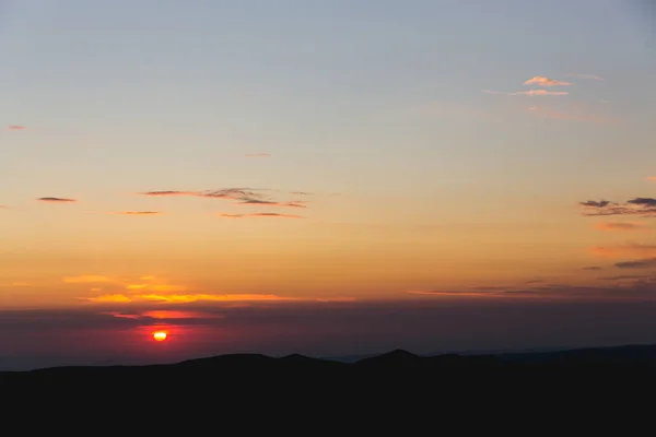 Sonnenaufgang Wolken Himmel und Berge Bereich Landschaft Reisen Natur Hintergrund genial idyllisch Morgen Landschaft Luftaufnahme — Stockfoto