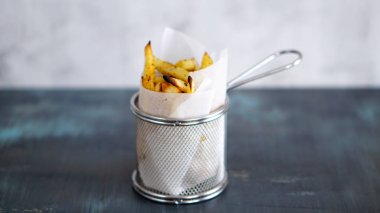 siyah masada patates kızartması