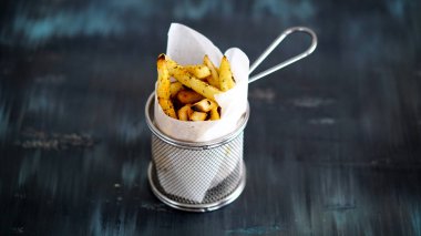 siyah masada patates kızartması