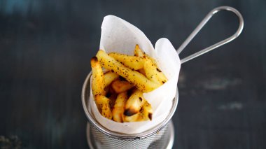 siyah masada patates kızartması