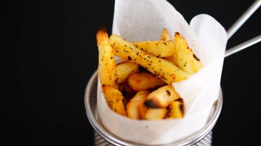 siyah masada patates kızartması