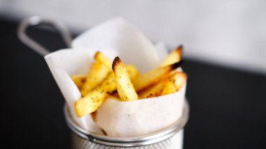 siyah masada patates kızartması