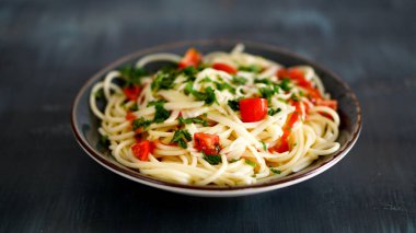 Tam sebze leziz spagetti