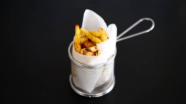 siyah masada patates kızartması