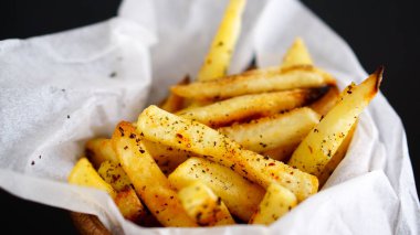 siyah masada patates kızartması