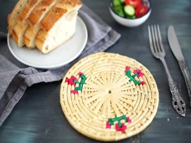 bakır tavada kızarmış yumurta