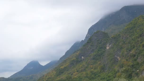 Nebel Über Dem Berg Bei Amphor Sam Roi Yot Prachuapkhirikhan — Stockvideo