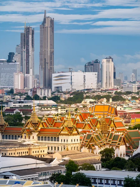 Großpalast Und Tempel Mit Hohen Himmel Gebäude Hintergrund Bangkok Thailand — Stockfoto