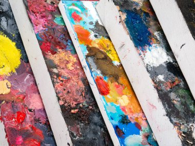 Soyut ve doku petrol renk üzerine yağlıboya portre yığını