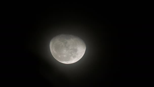 升起满月在黑暗的天空中一枪 — 图库视频影像