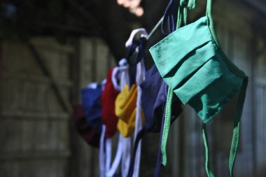 Coperid-19 'un kurumasını önlemek için maske