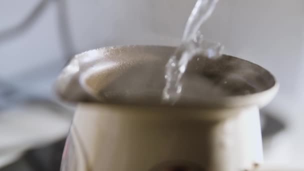 Frissen Főzött Kávét Készített Egy Retro Török Kávé Pot — Stock videók