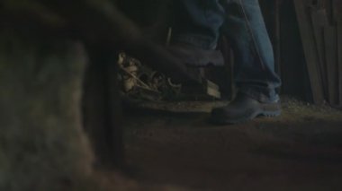 Smithy, darbe blender ile çalışan demirci. 
