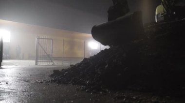 Hidrolik Ekskavatör kepçe kova kol toprakla. 