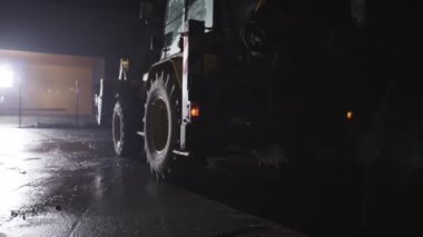 Beko ileri gece sürüş. 