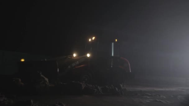 Loader Pushing Dirt Night Time — Stock Video