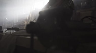 Ahşap İnşaat ekipmanları, iş tablosu üzerinde görüntülenen.